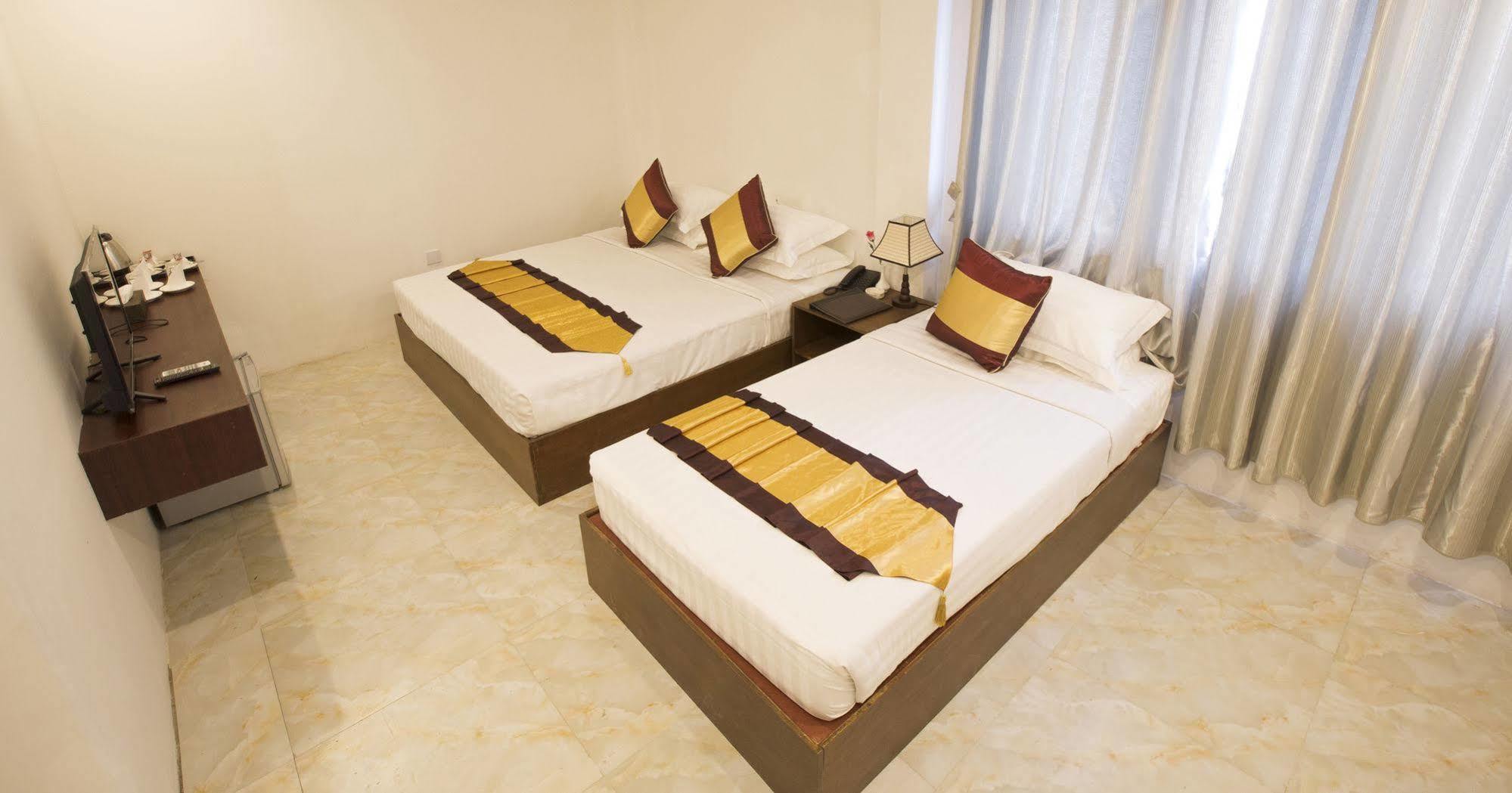 Hotel Sunny Mandalay Esterno foto